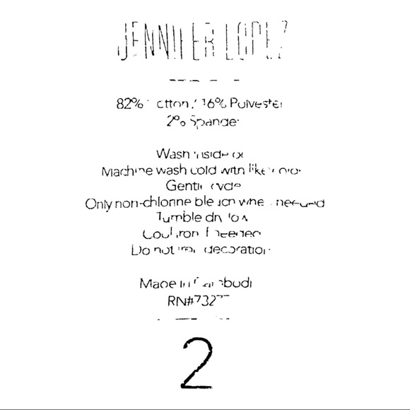 Jennifer Lopez size 2 medium wash straight leg jeans, some distressing, like new - Picture 10 of 13